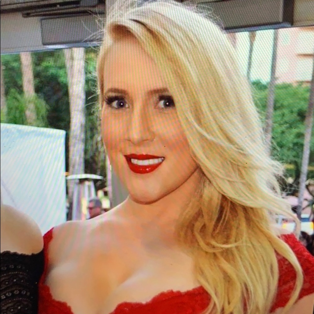 Meet your Posher, Jennifer